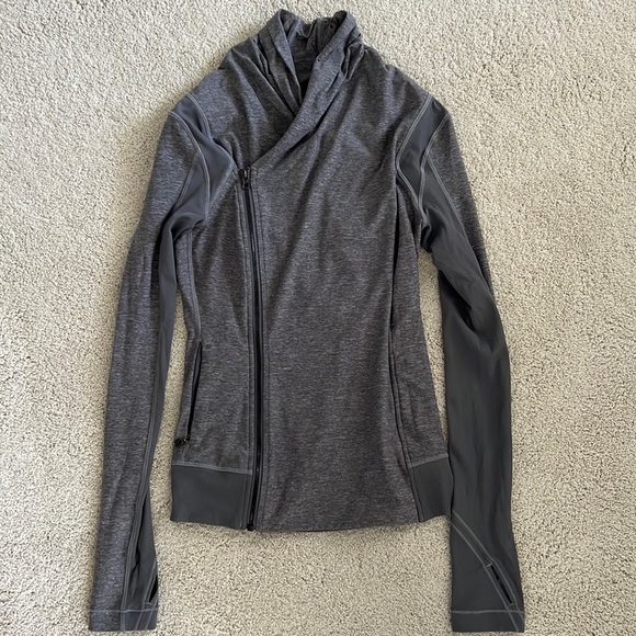 Lululemon size 6 women’s coat - Picture 1 of 3